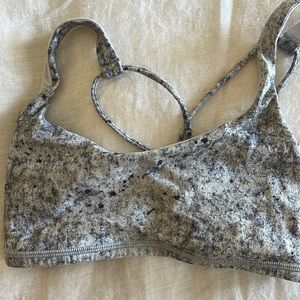 Lululemon sports bra